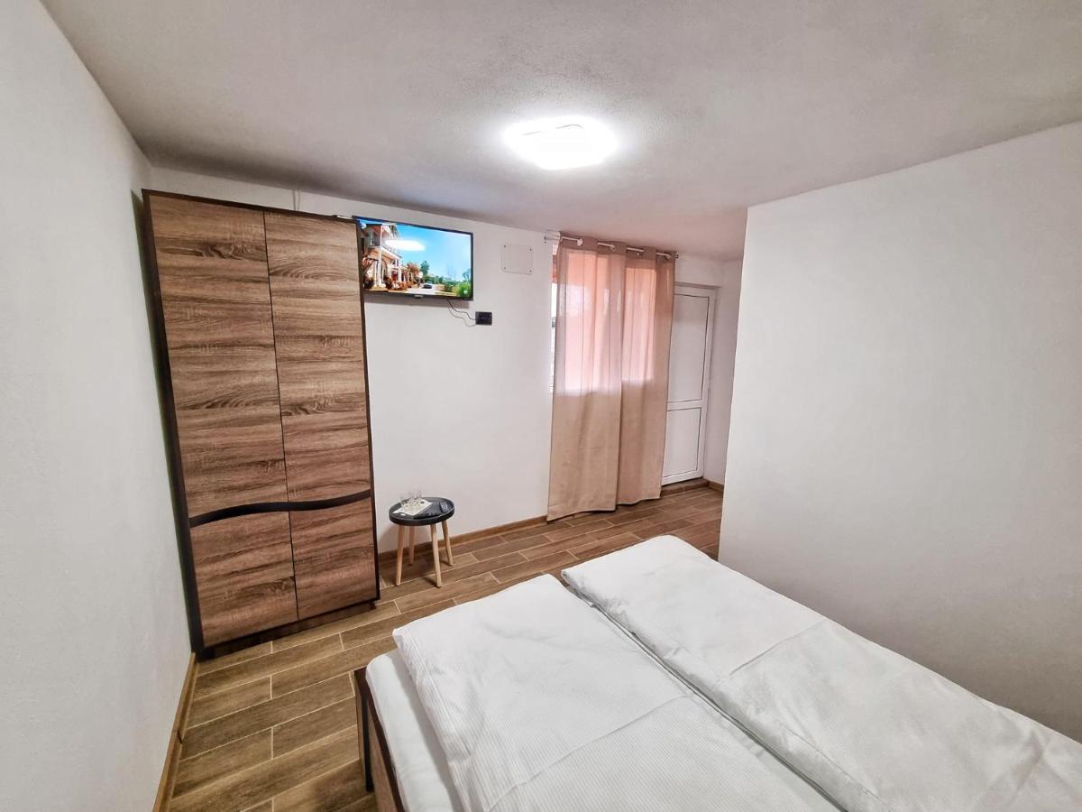 Cabana Varad Coronini Moldova Veche Exterior foto